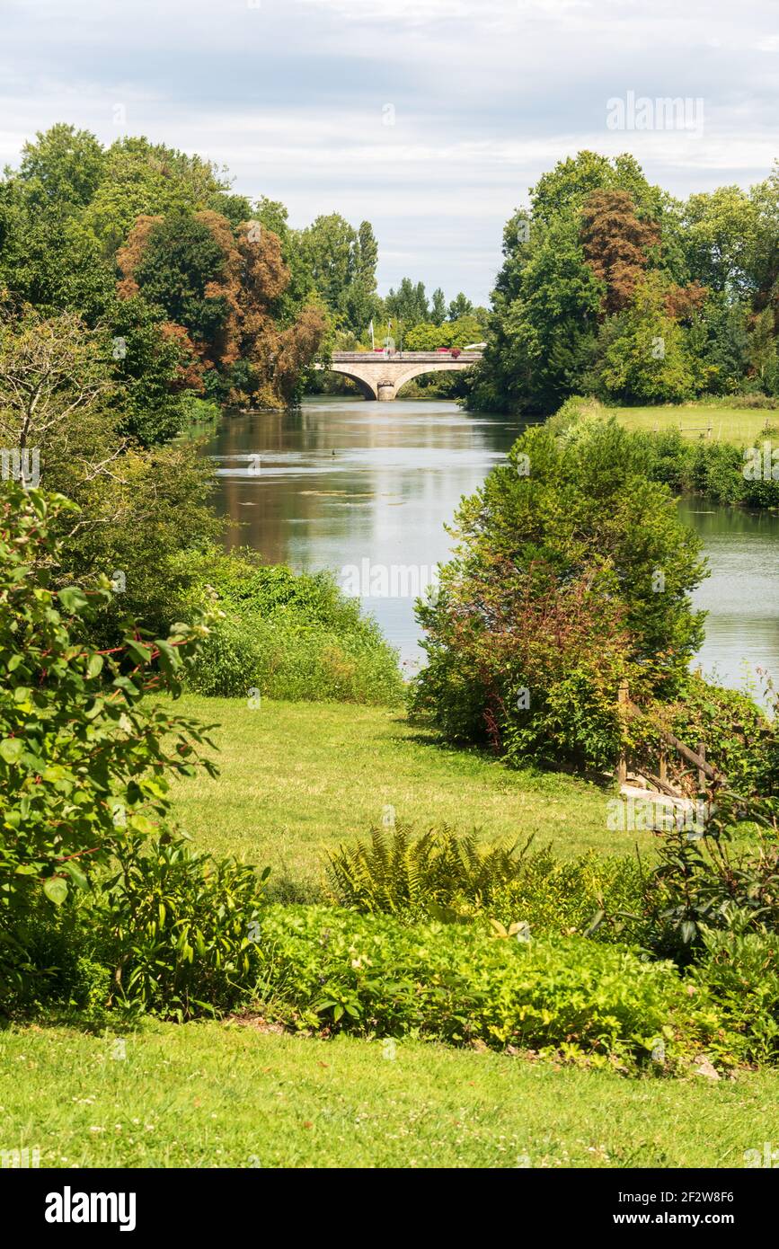 I giardini formali di Chateau le Lude nel Pays De la Loire, regione della Francia Foto Stock