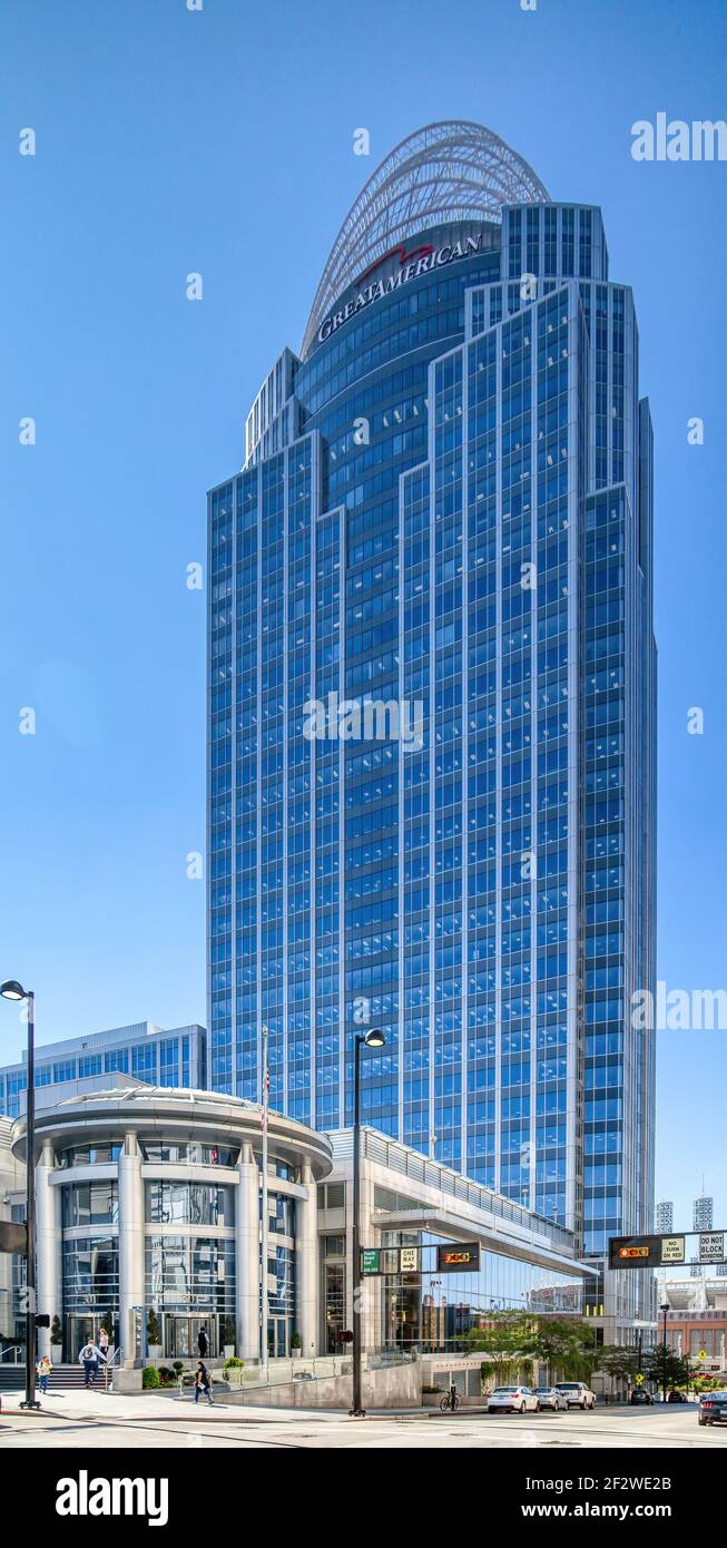 La Great American Tower in Queen City Square domina lo skyline di Cincinnati, la sua corona ispirata alla tiara della principessa Diana. Foto Stock