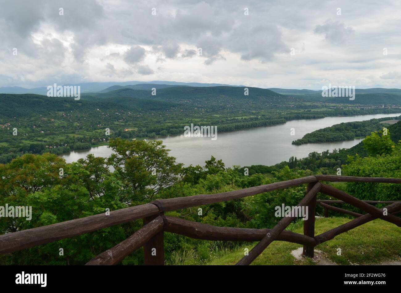 Fiume Danubio dalla Basilica di Esztergom Foto Stock