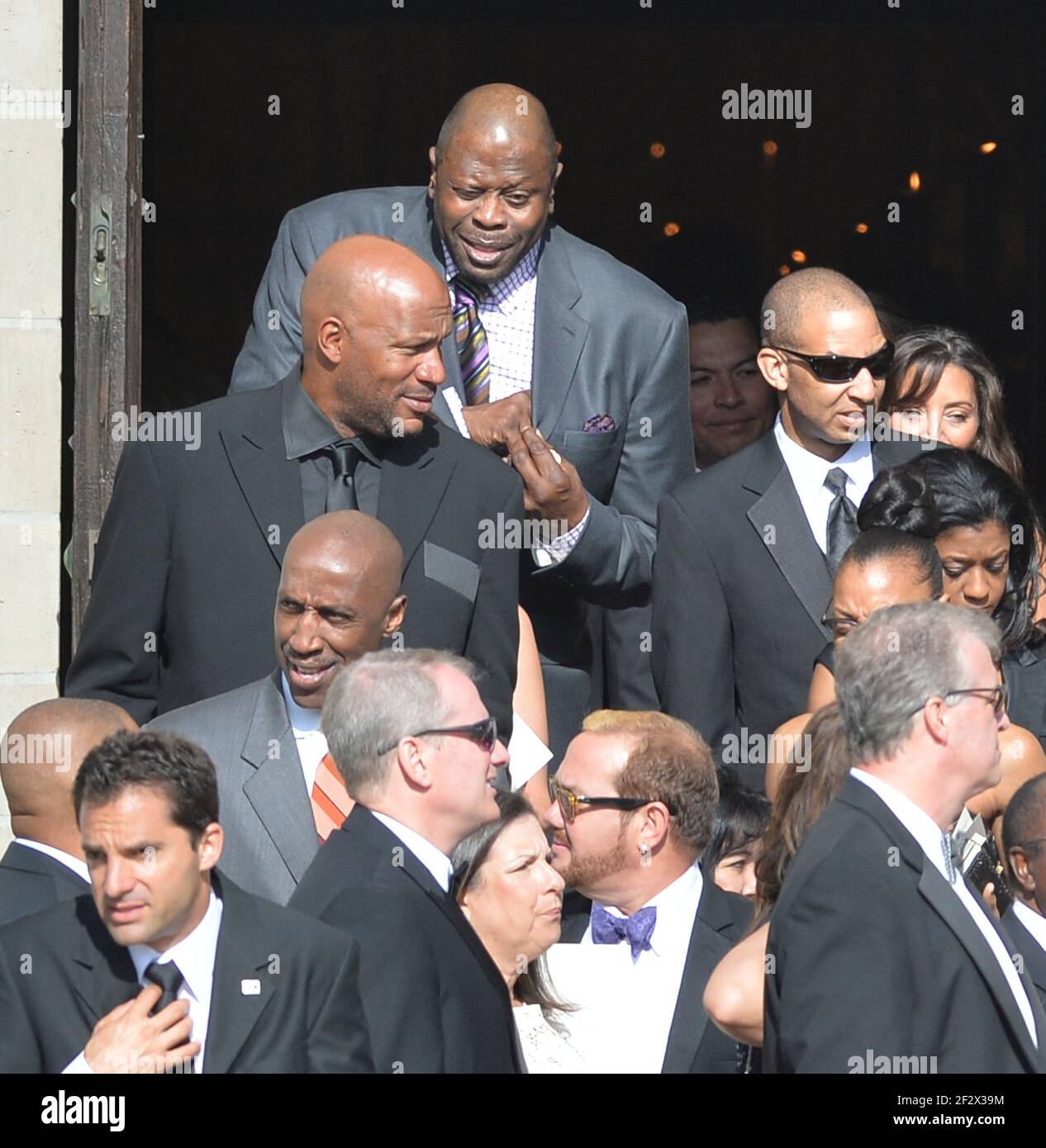 PALM BEACH, FL - APRILE 27: La leggenda del basket Michael Jordan sposa Yvette Prieto alla Chiesa episcopale di Bethesda-by-the-Sea, che è la stessa chiesa dove il miliardario Donald Trump e il modello sloveno Melania Knauss si sposano. Il 27 aprile 2013 a Palm Beach, Florida persone: Patrick Ewing Credit: Storms Media Group/Alamy Live News Foto Stock