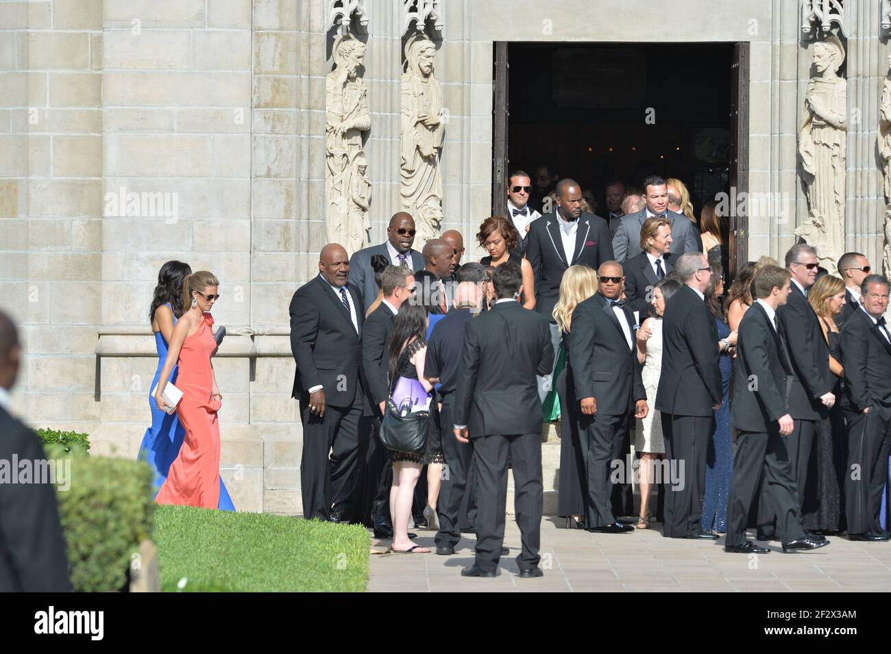 PALM BEACH, FL - APRILE 27: La leggenda del basket Michael Jordan sposa Yvette Prieto alla Chiesa episcopale di Bethesda-by-the-Sea, che è la stessa chiesa dove il miliardario Donald Trump e il modello sloveno Melania Knauss si sposano. Il 27 aprile 2013 a Palm Beach, Florida persone: Patrick Ewing Credit: Storms Media Group/Alamy Live News Foto Stock