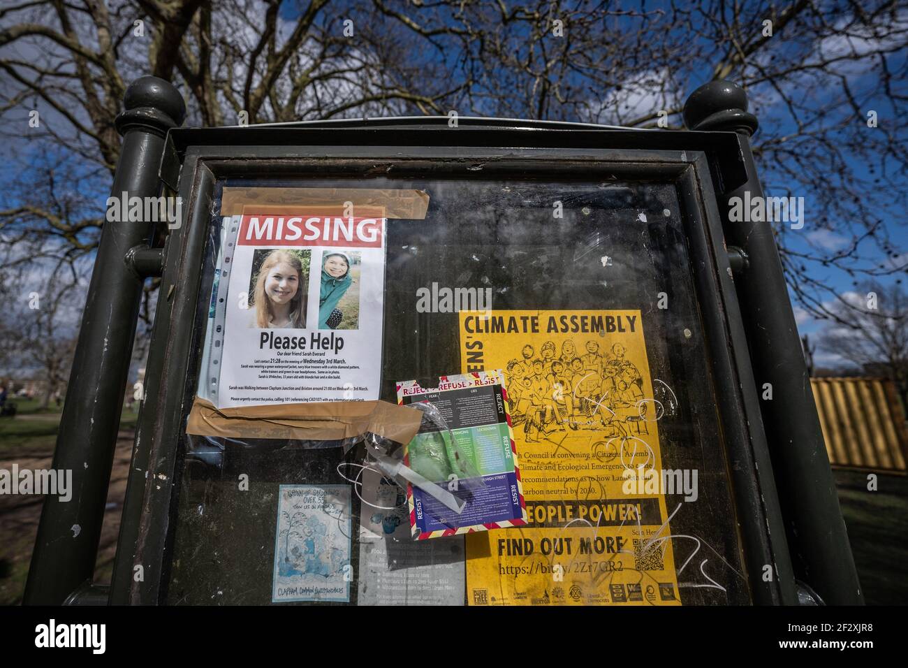 Sarah Everard manca poster a Clapham Common, Londra, Regno Unito. Foto Stock