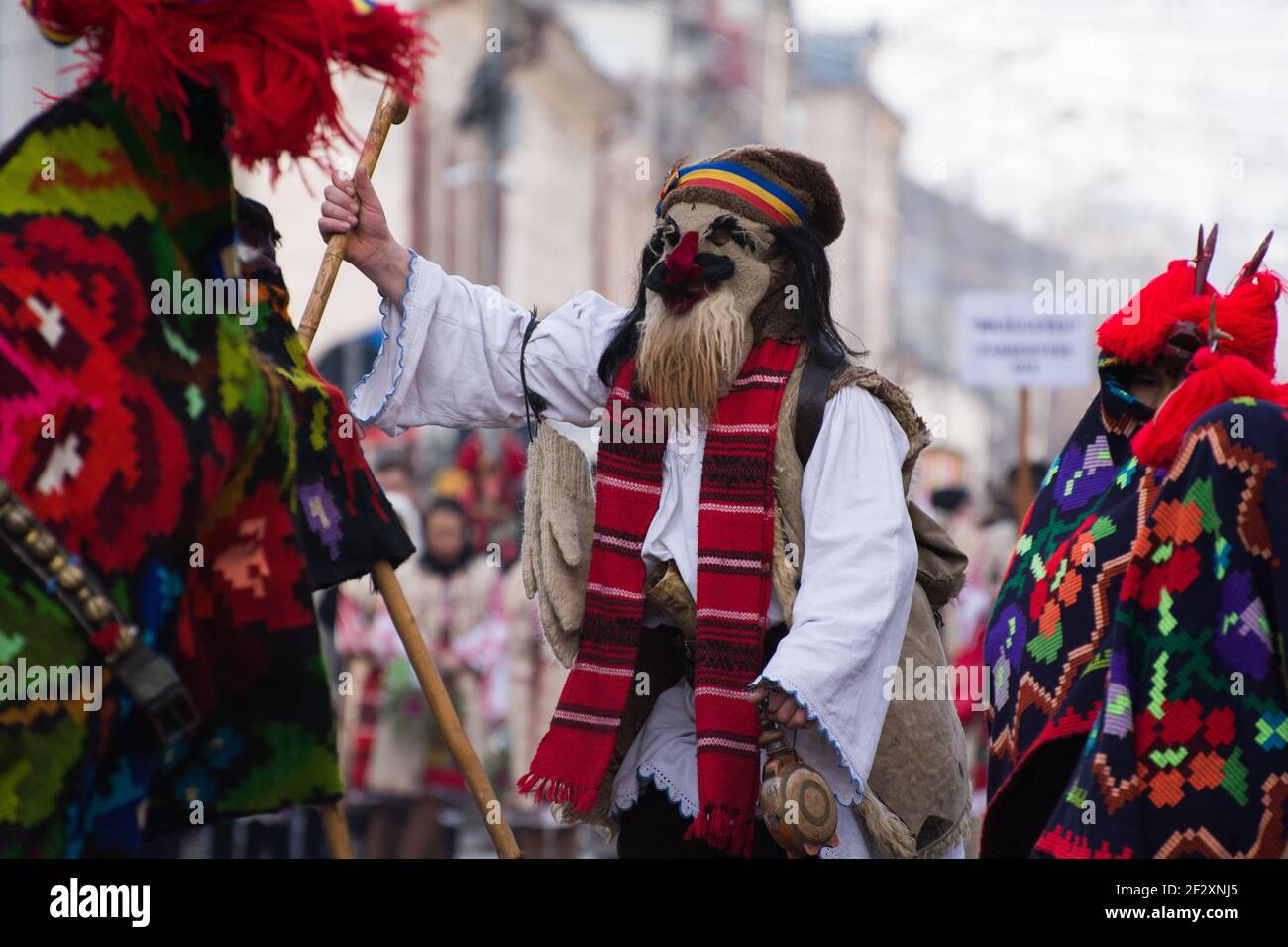 Inverno Cristmas Capodanno tradizioni a Bukowina Romania sopportare la danza di capra per l'inverno alla deriva solstizio Foto Stock