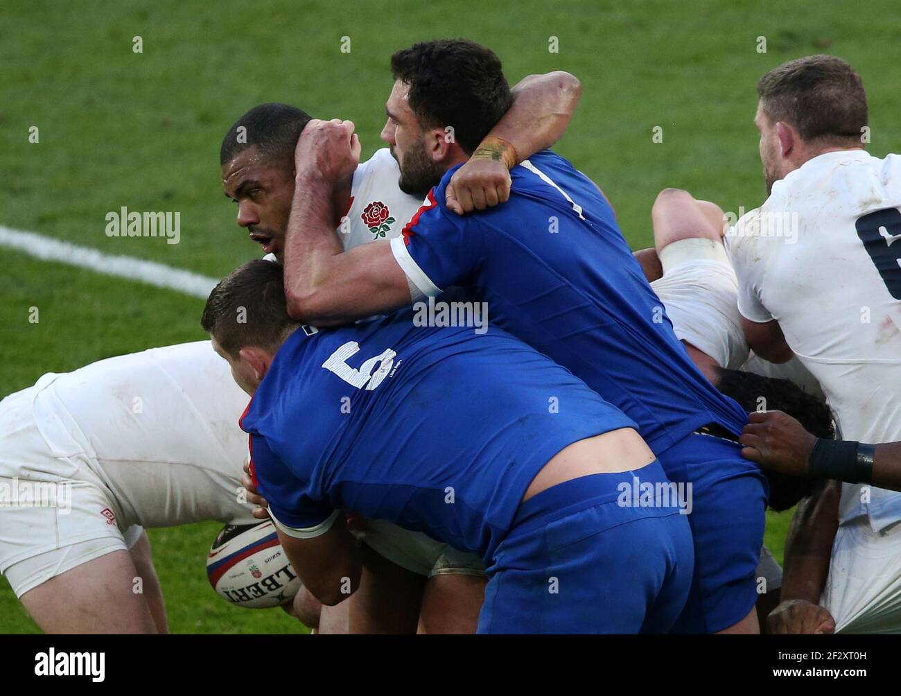 Londra, Inghilterra, 13 marzo 2021, Rugby Union, Guinness Six Nations Championship, Inghilterra contro Francia, Twickenham, 2021, 13/03/2021 Kyle Sinckler of England e Charles Ollivon of France Credit: Paul Harding/Alamy Live News Foto Stock