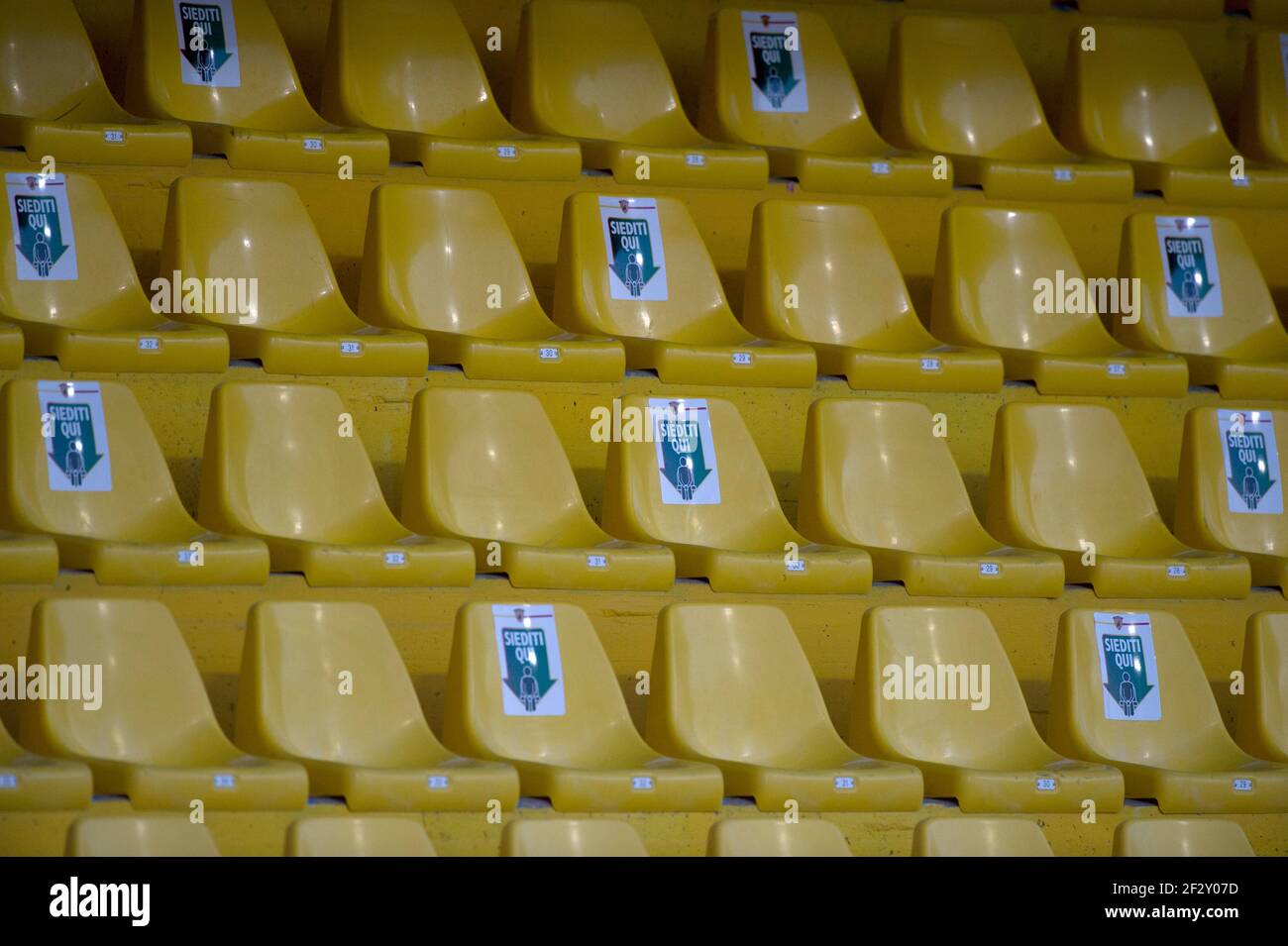 Benevento, Italia, 13 marzo 2021. Empty Stadium, nel corso della partita della Serie Italiana UN campionato tra Benevento e Fiorentina finale resul 1-4, disputato allo stadio Ciro Vigorito di Benevento. Credit: Vincenzo Izzo/Alamy Live News. Foto Stock