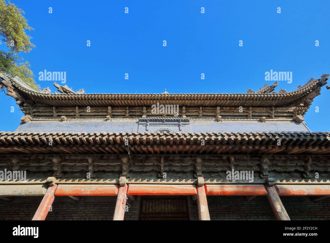 Facciata rivolta a sud che reclinava la Sala del Buddha-Dafo si Grande Tempio del Buddha. Zhangye-Gansu-Cina-1258 Foto Stock