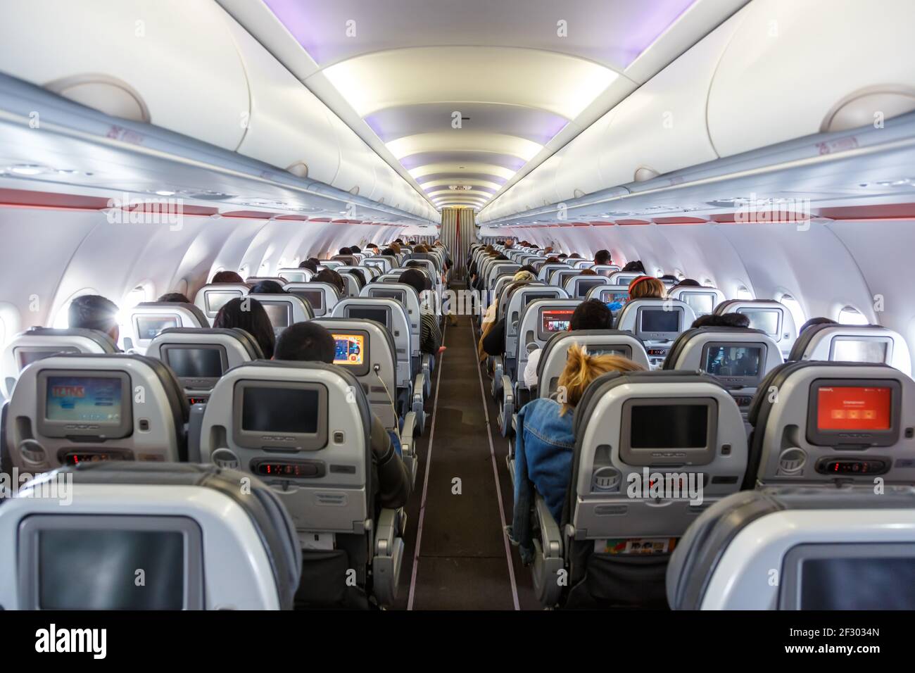 Cuzco, Perù - 2 febbraio 2019: Cabina Avianca Airbus all'aeroporto di Cuzco (CUZ) in Perù. Foto Stock