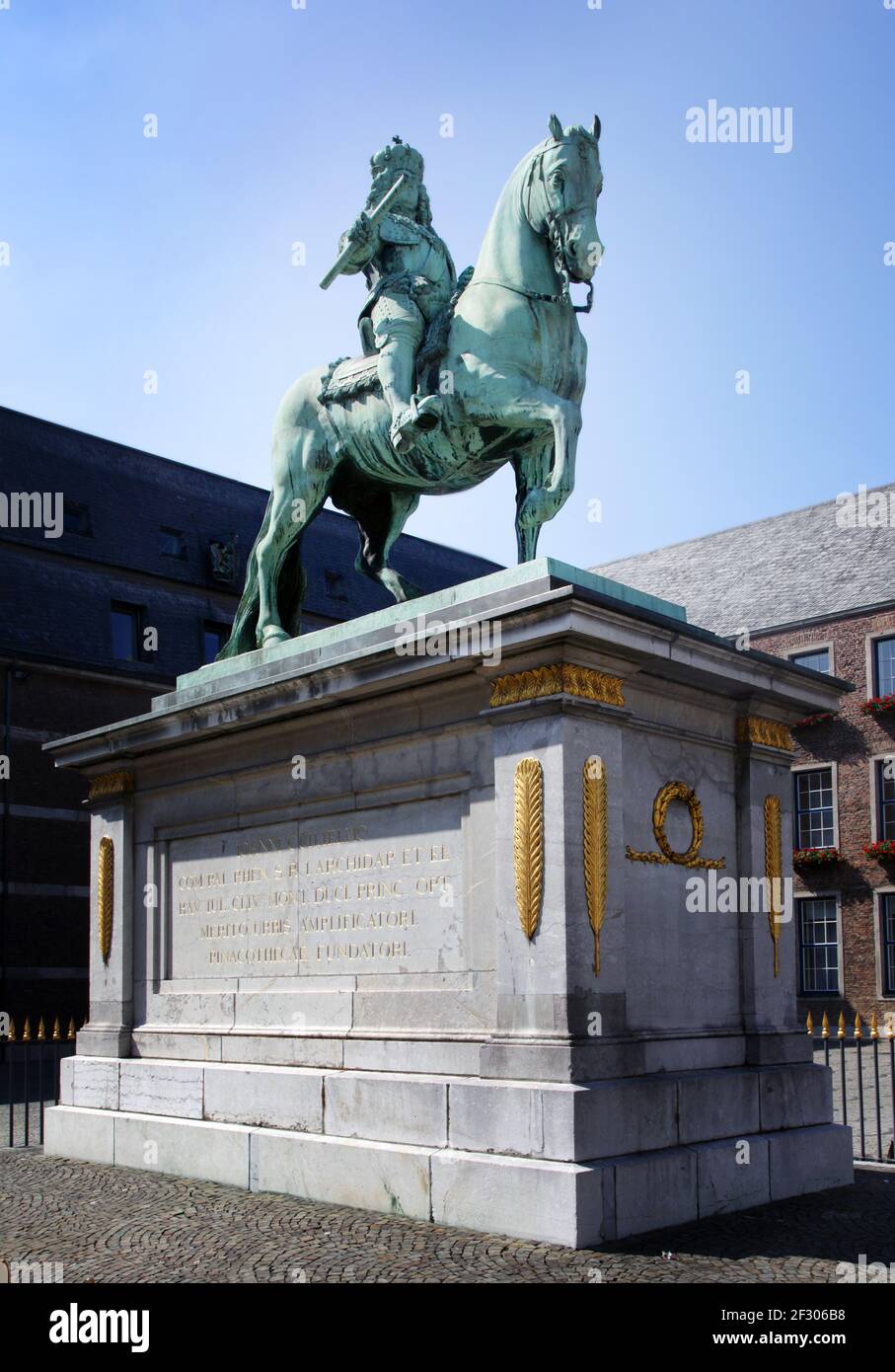 Jan Wellem Reiterdenkmal a Düsseldorf am Rathaus Foto Stock