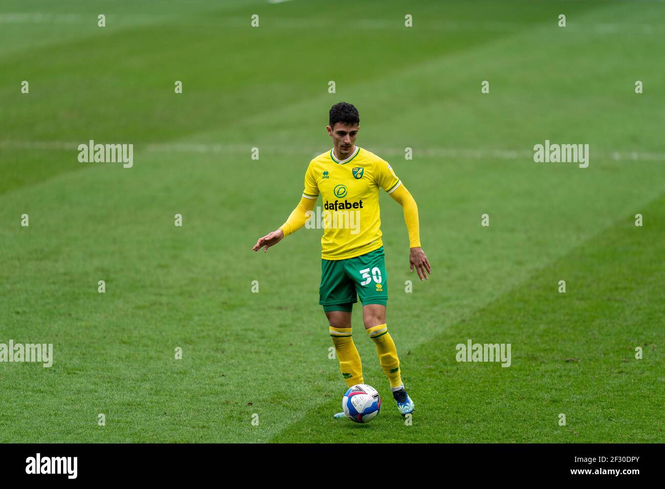 Hillsborough, Sheffield, Yorkshire, Regno Unito. 14 Marzo 2021. Campionato di calcio inglese della Lega Calcio, Sheffield Mercoledì contro Norwich City; Dimitris Giannoulis di Norwich City sulla palla Credit: Action Plus Sport/Alamy Live News Foto Stock