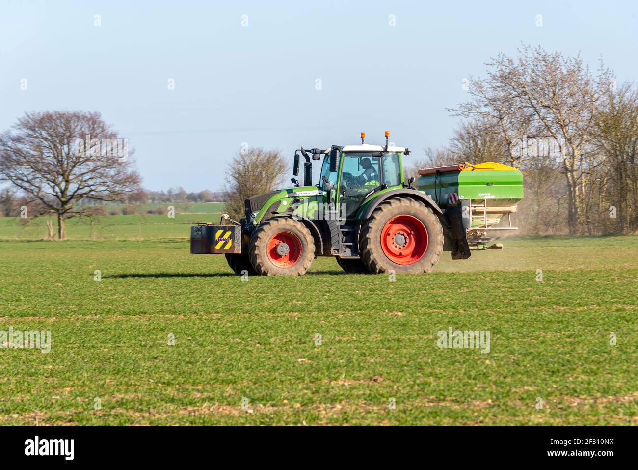 Modellino Trattore Fendt 724 Vario Natura Scala 1/32 - Universal Hobbies UH5231 - Pressofuso