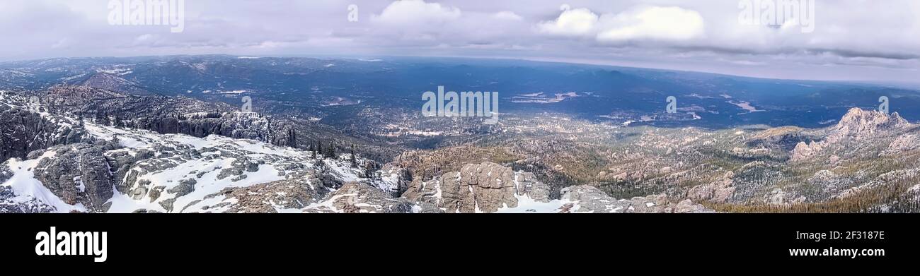 Viiew delle Black Hills dalla cima del Black Elk Peak (Harney Peak), Custer state Park, South Dakota, U.S.A Foto Stock