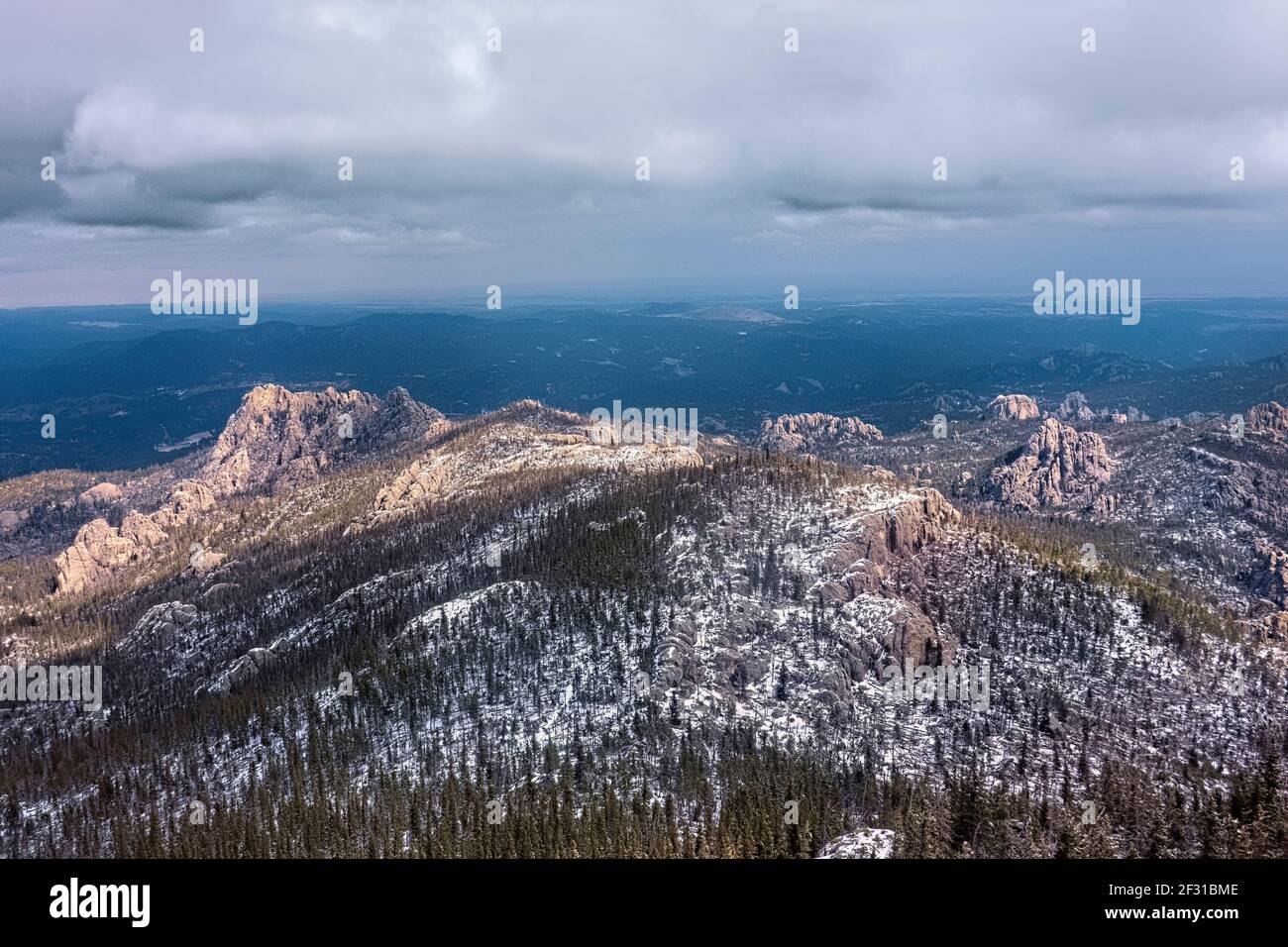 Viiew delle Black Hills dalla cima del Black Elk Peak (Harney Peak), Custer state Park, South Dakota, U.S.A Foto Stock