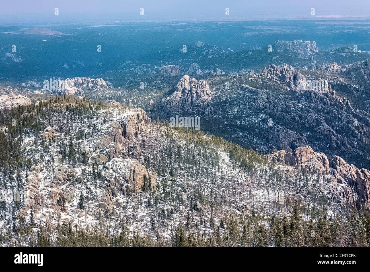 Viiew delle Black Hills dalla cima del Black Elk Peak (Harney Peak), Custer state Park, South Dakota, U.S.A Foto Stock