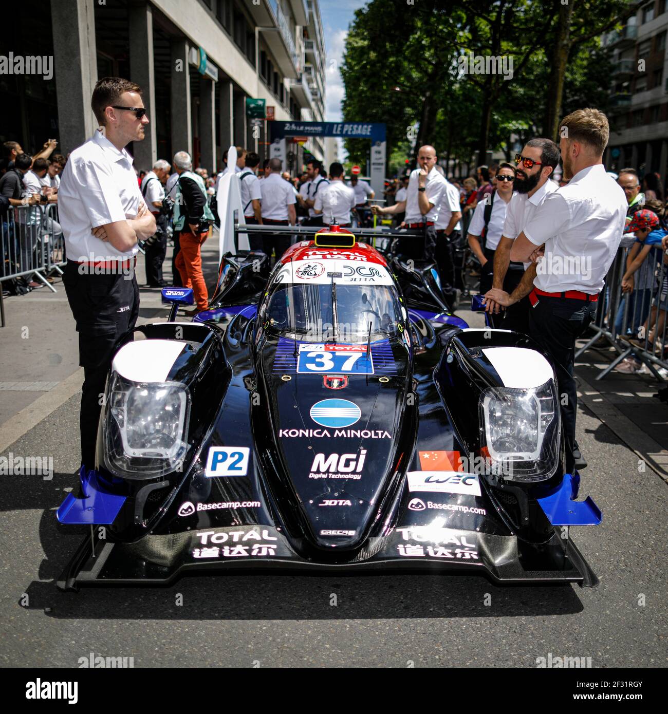 37 HEINEMEIER HANSSON David (DNK), RE Jordan (GBR), TAYLOR Ricky (GBR), Oreca 07 Gibson team Jackie Chan DC Racing, ambience durante le 24 le Mans 2019 ore pesage, dal 9 al 10 giugno sul circuito di le Mans, Francia - Foto Francois Flamand / DPPI Foto Stock