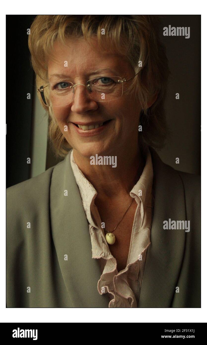Elaine Padmore... Direttore dell'Opera alla Royal Opera House.pic David Sandison 3/9/2003 Foto Stock Elaine Padmore... Direttore dell'Opera alla Royal Opera House.pic David Sandison 3/9/2003 Foto Stock