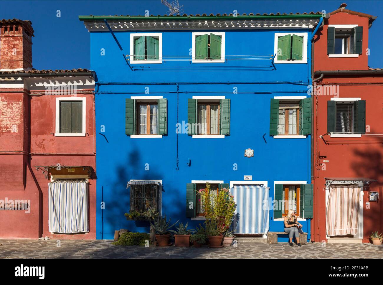 Italia, Venezia, Burano, edifici colorati Foto Stock