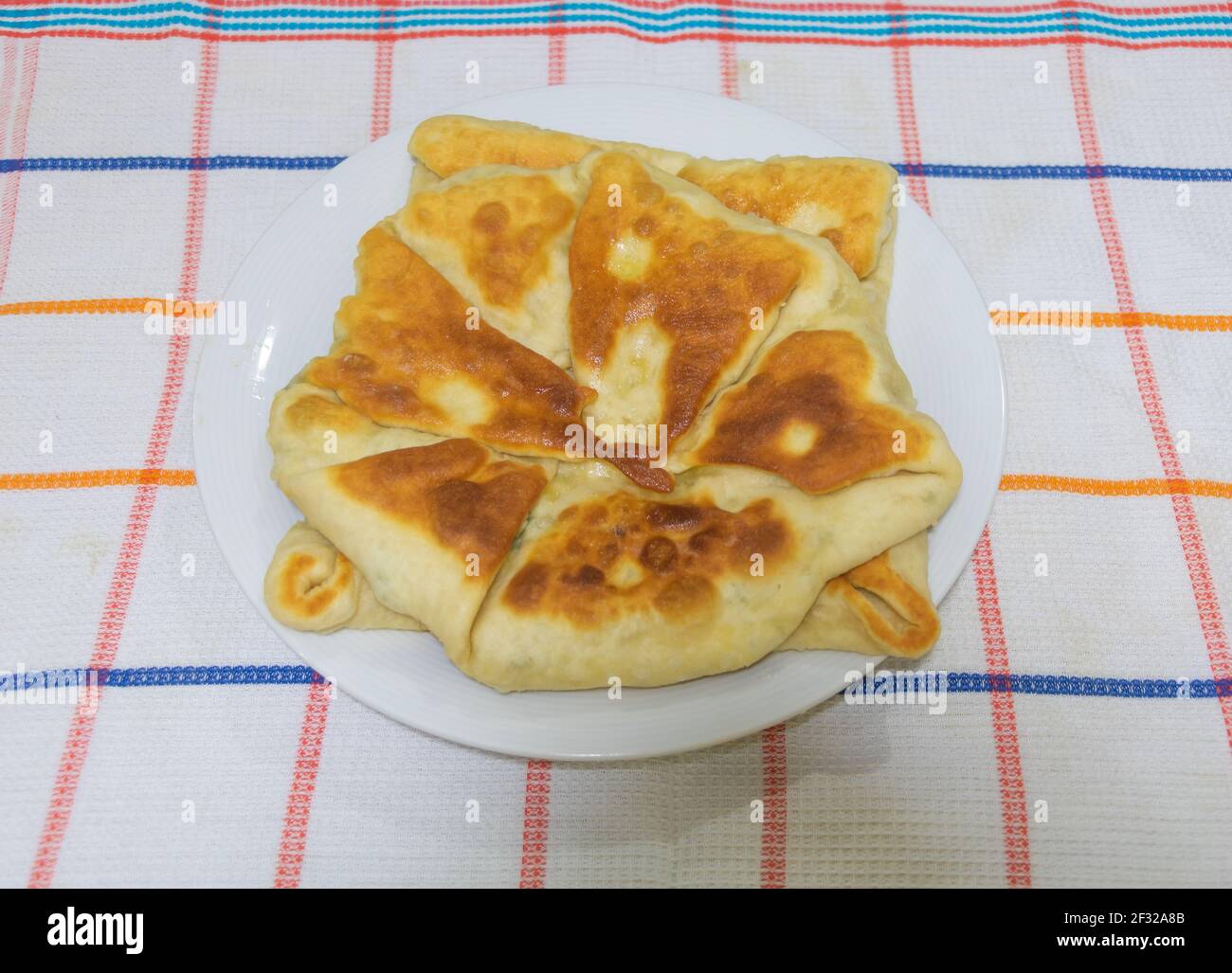 Alcune gustose torte di formaggio fatte in casa - cibo gustoso e delicato. Foto Stock