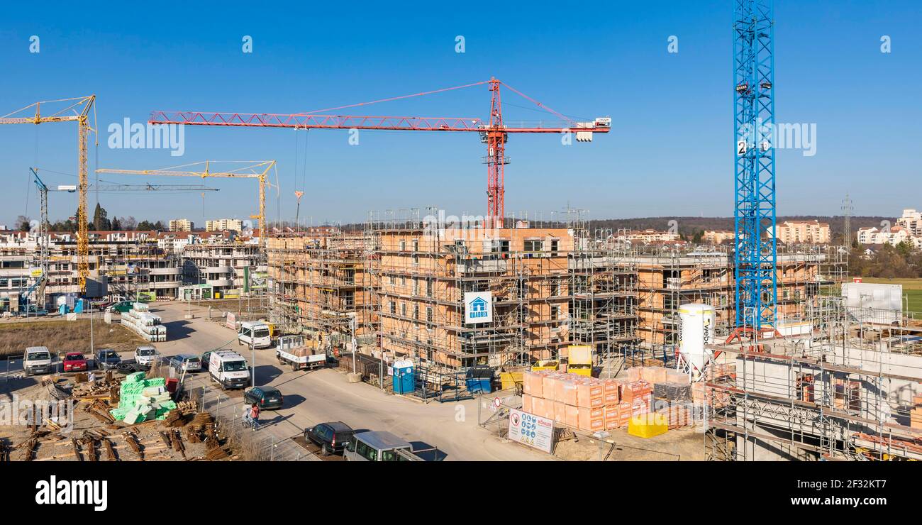 Nuova costruzione di case multi-famiglia in nuova area di sviluppo, cantiere, costruzione residenziale, Sindelfingen, Baden-Wuerttemberg Foto Stock