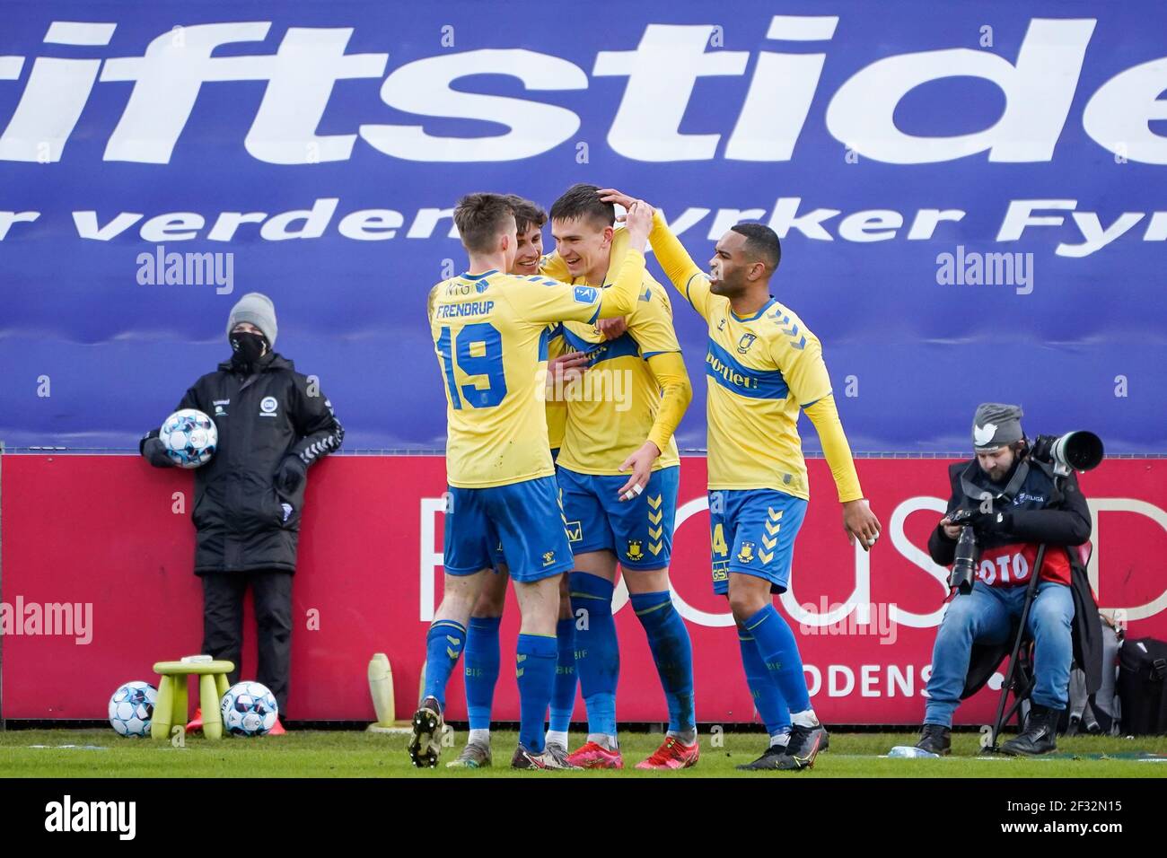 Odense, Danimarca. 14 Marzo 2021. Mikael Uhre (11) di Broendby IF segna durante la partita 3F Superliga tra Odense Boldklub e Broendby IF al Nature Energy Park di Odense. (Photo Credit: Gonzales Photo/Alamy Live News Foto Stock