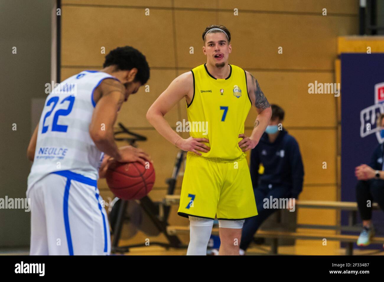ZWOLLE, PAESI BASSI - MARZO 14: Ben Kovac di Den Helder Suns durante la partita della Lega di pallacanestro olandese tra Landstede Hammers e Den Helder Suns a. Foto Stock