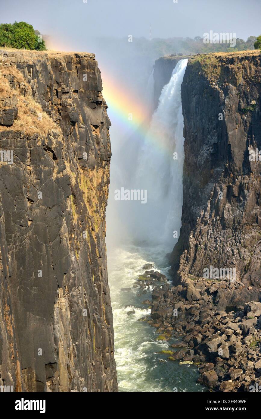 Geografia / viaggio, Zimbabwe, arcobaleno sopra le Cascate Victoria, dal 1989 patrimonio naturale mondiale della Th, diritti aggiuntivi-clearance-Info-non-disponibile Foto Stock