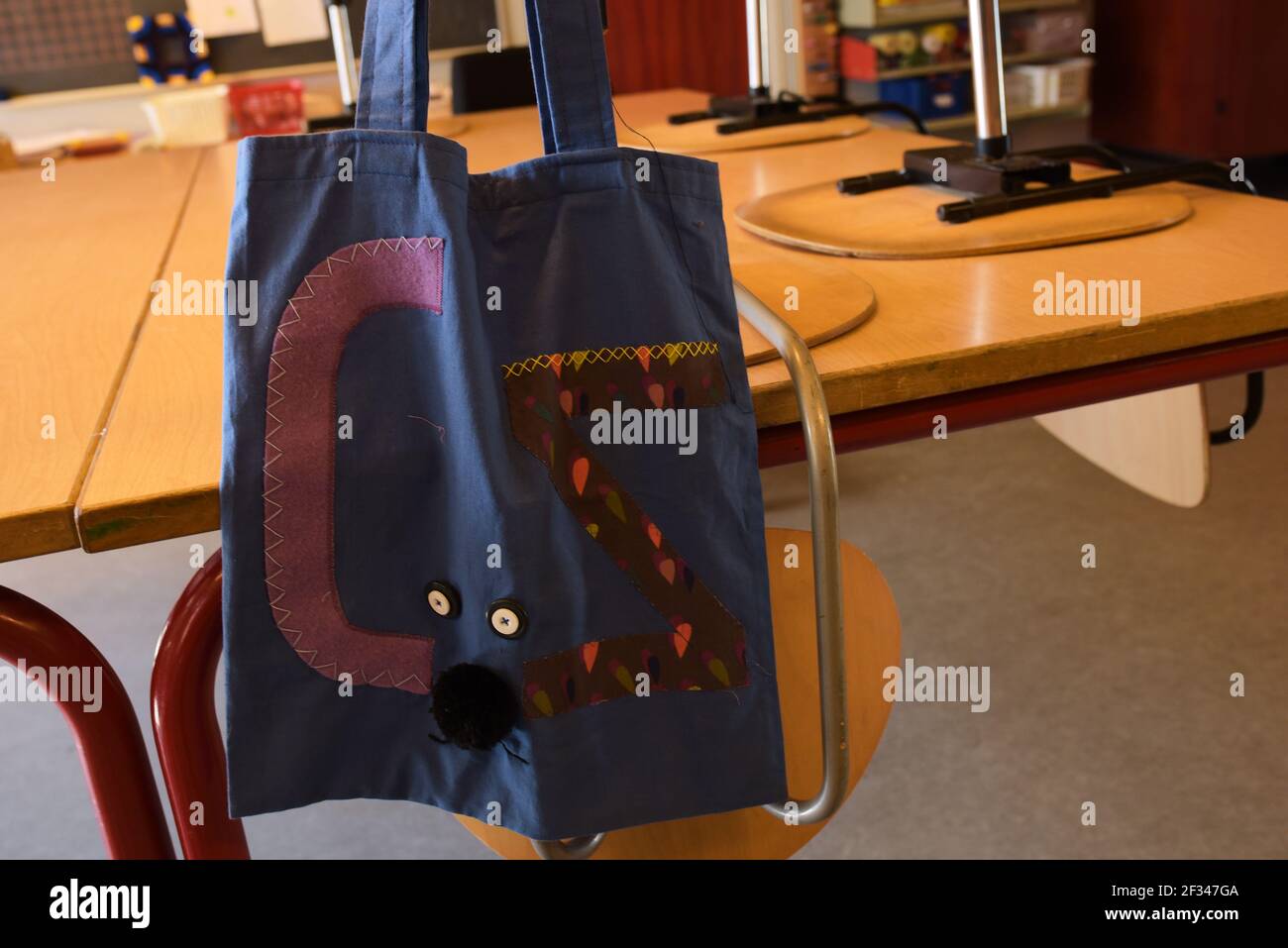 Borsa per bambini in classe Foto Stock