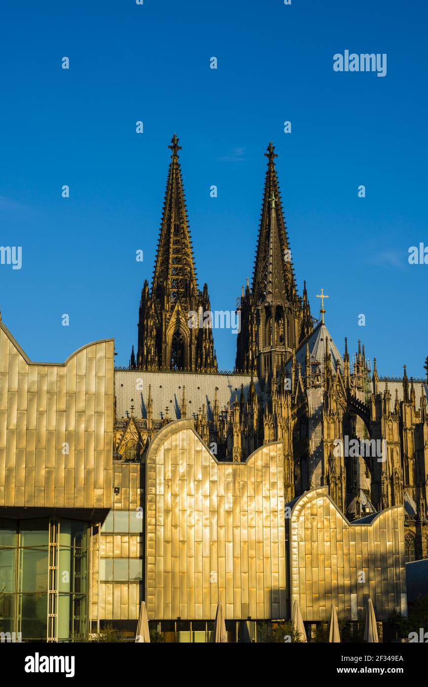 Geografia / viaggio, Germania, Nord Reno-Westfalia, Cattedrale di Colonia, Museo Ludwig, Colonia, Freedom-of-Panorama Foto Stock