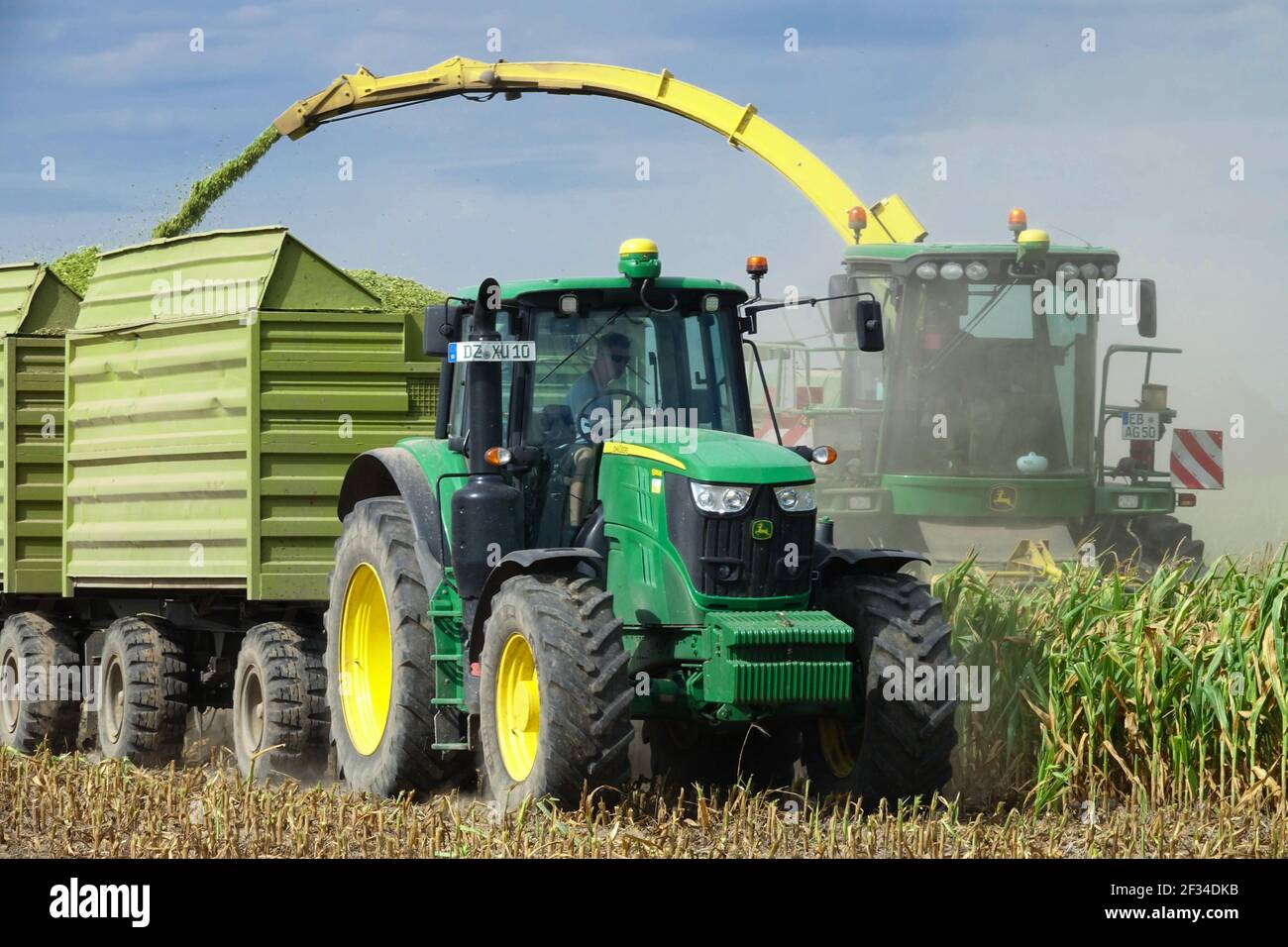 John Deere trattore da lavoro rimorchio, macchine agricole macchine agricole Foto Stock