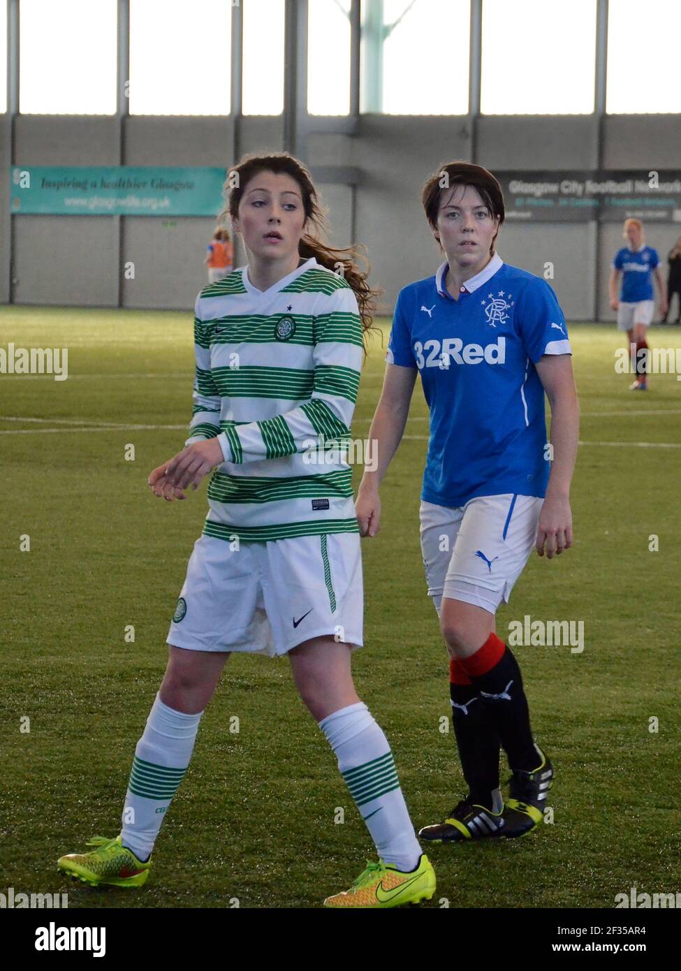 Glasgow, Scozia, Regno Unito. 2 novembre 2014: Un gioco di campionato SWPL tra donne Rangers e donne celtiche. Foto Stock