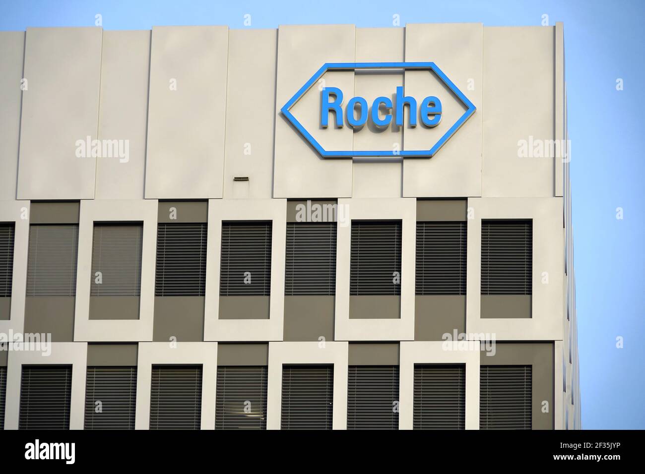 Costruzione di Roche, la più grande azienda farmaceutica del mondo. È specializzato in diagnostica, prodotti farmaceutici e trattamenti contro il cancro Foto Stock