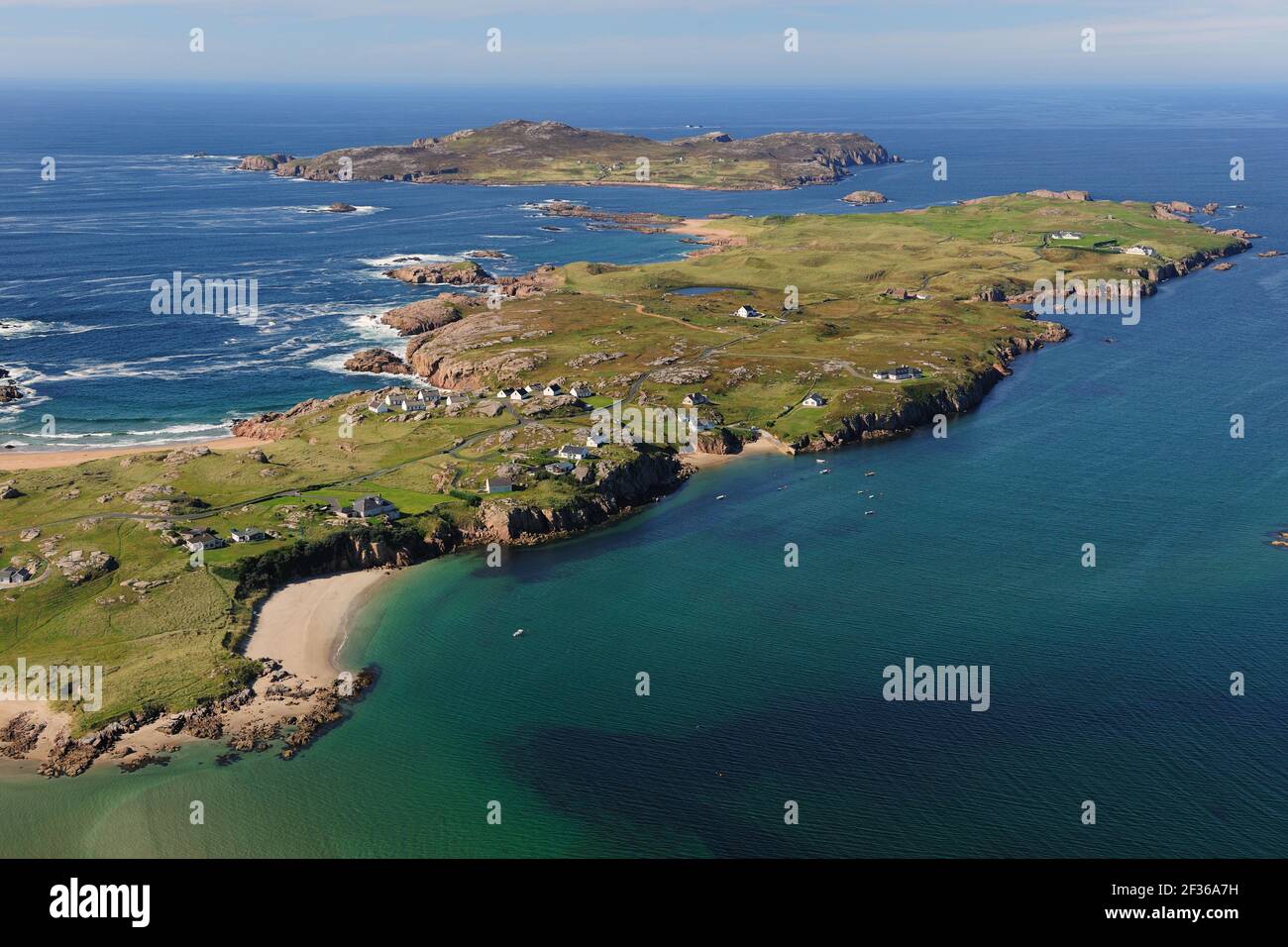 Cruit Island Upper, County Donegal GPS: Latitudine: N 55°0.901' (55°0'54.1') GPS: Longitudine: W 8°24.546' (8°24'32.7') altitudine: 344.00m Data foto Foto Stock