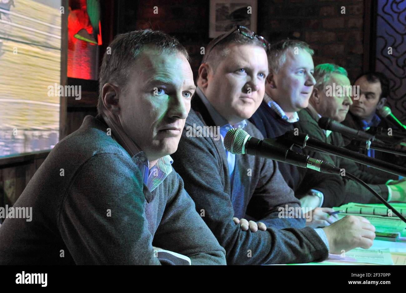 Pre Cheltenham forum al Claddagh Ring pub Hendon. 2/3/10. IMMAGINE DAVID ASHDOWN Foto Stock