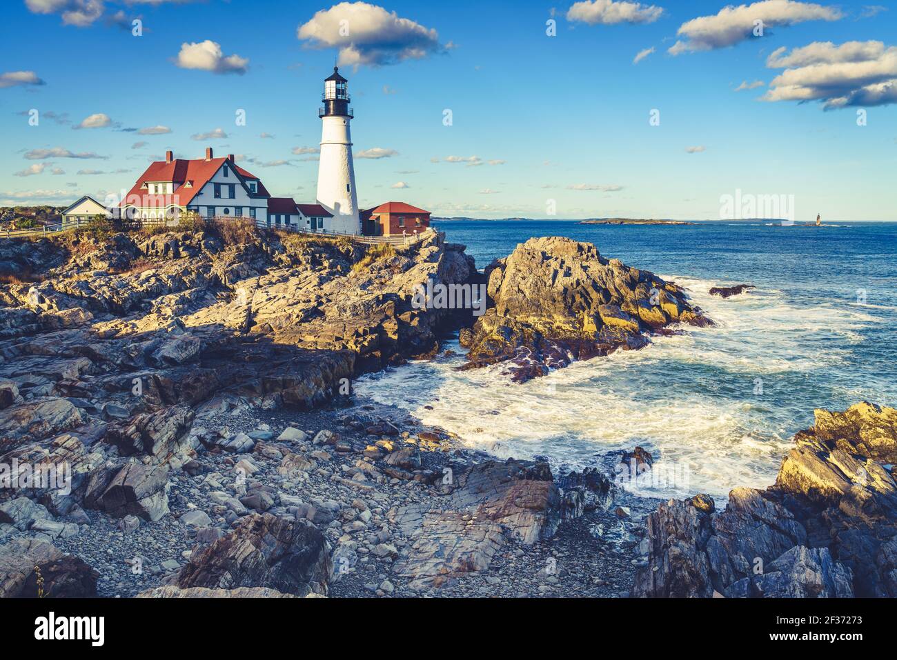 Vista panoramica dello storico Portland Head Light a Cape Elizabeth, Maine Foto Stock