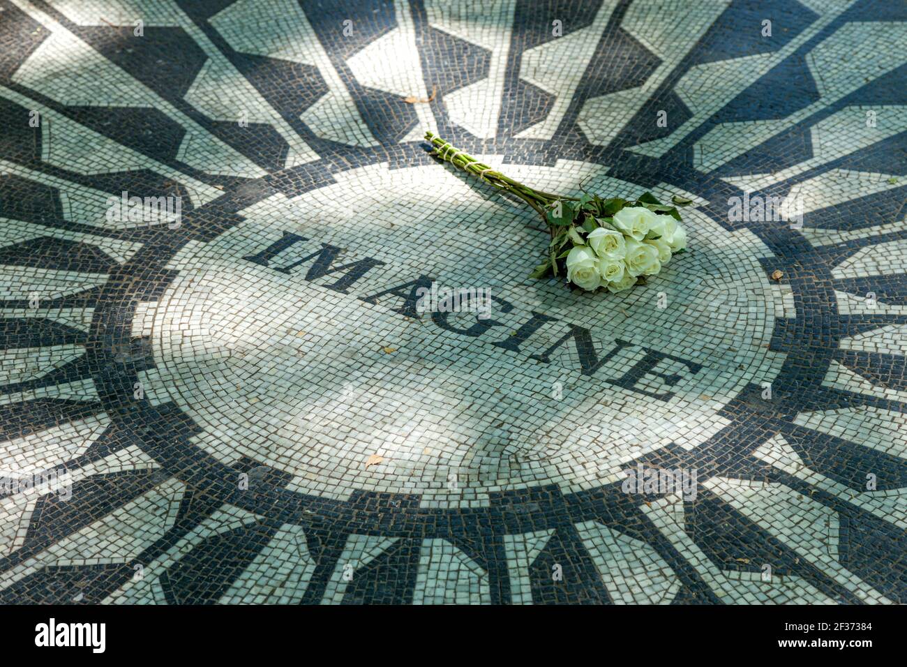 'Imagine' - il monumento commemorativo di John Lennon a Strawberry Fields, Central Park, New York City, USA Foto Stock