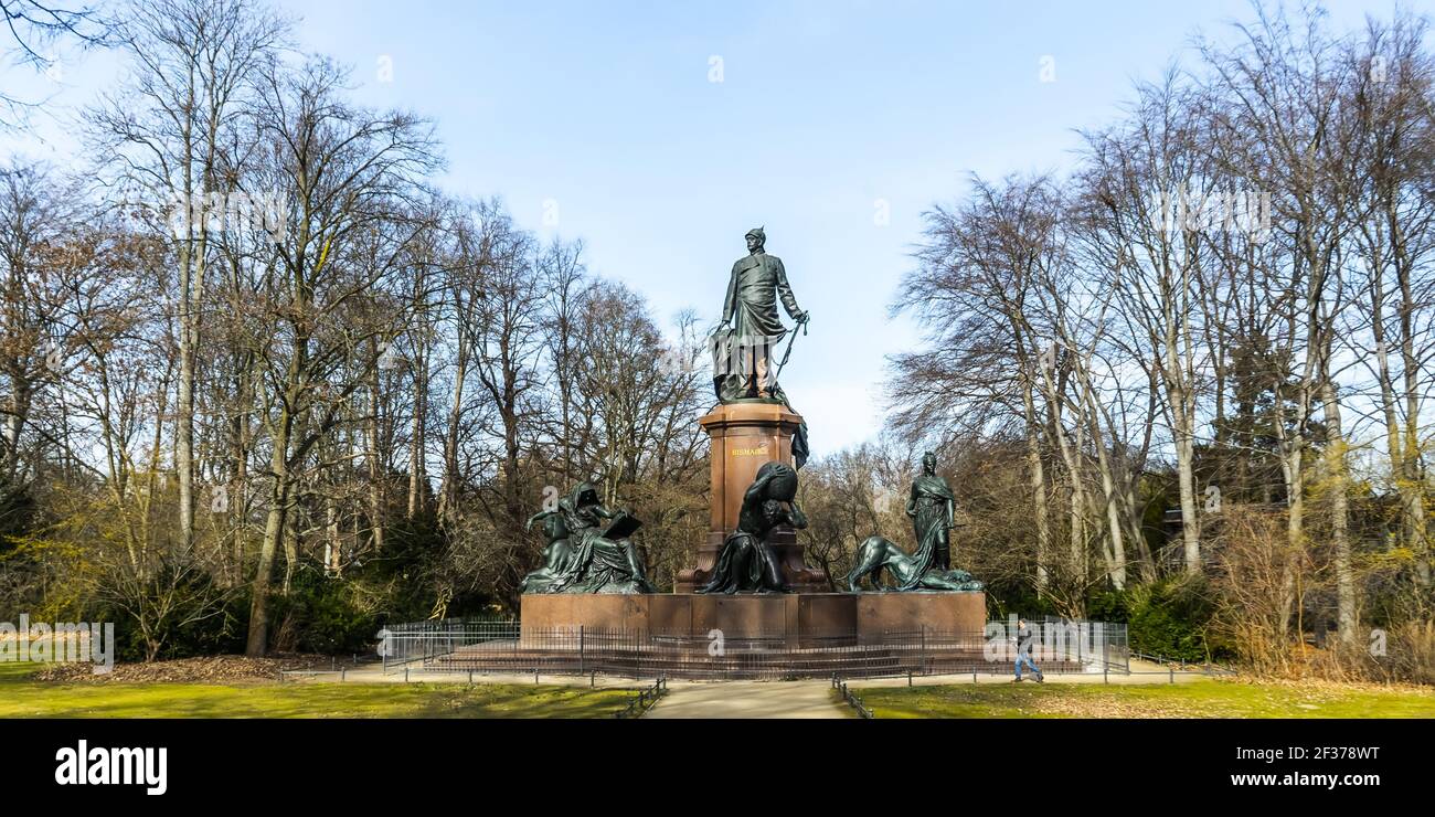 Statua di Bismarck e monumento commemorativo a Berlino, Germania Foto Stock