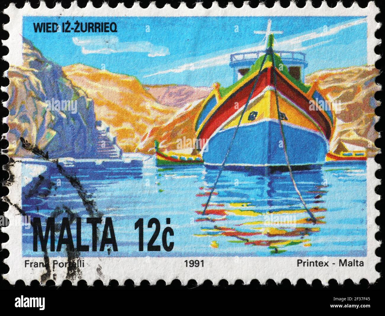 Tipica barca maltese con francobollo Foto Stock