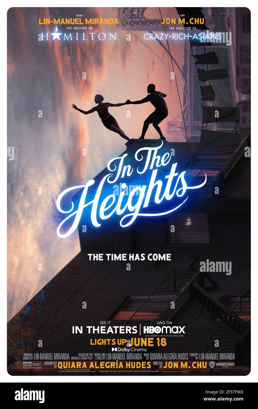 In the Height (2021) diretto da Jon M. Chu e interpretato da Stephanie Beatriz come Carla e Anthony Ramos come Usnavi de la Vega in questo adattamento grande schermo del musical sell out Broadway. Foto Stock