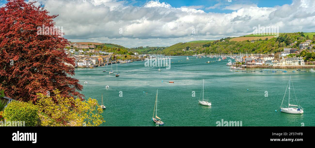 Vista sul Porto di Dartmouth e Kingswear presso il fiume Dart, Devon, Inghilterra, Regno Unito Foto Stock