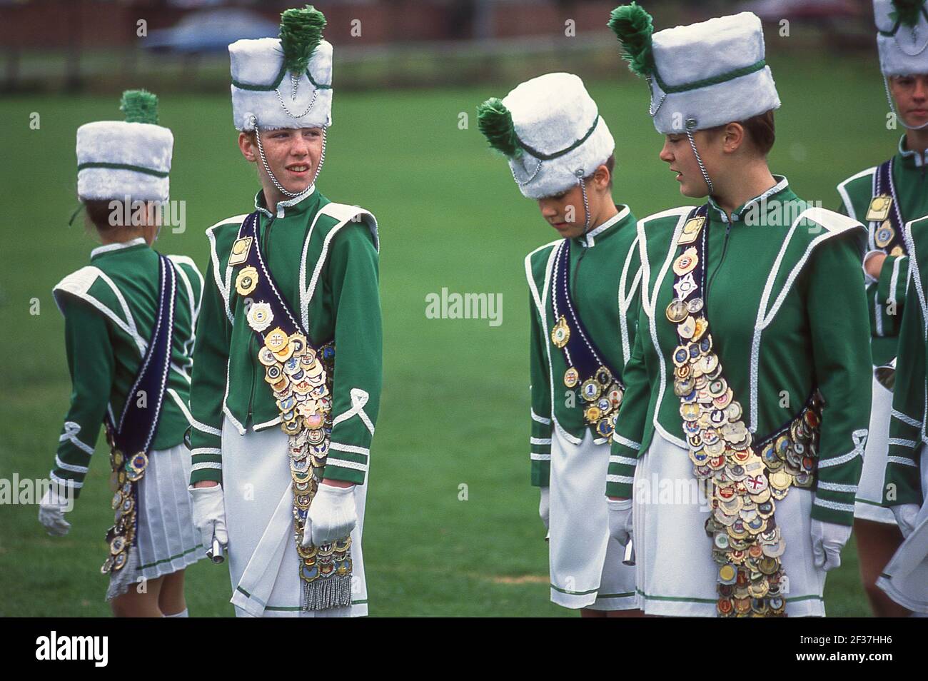 Irish majorette Girls, Winkfield, Berkshire, Inghilterra, Regno Unito Foto Stock