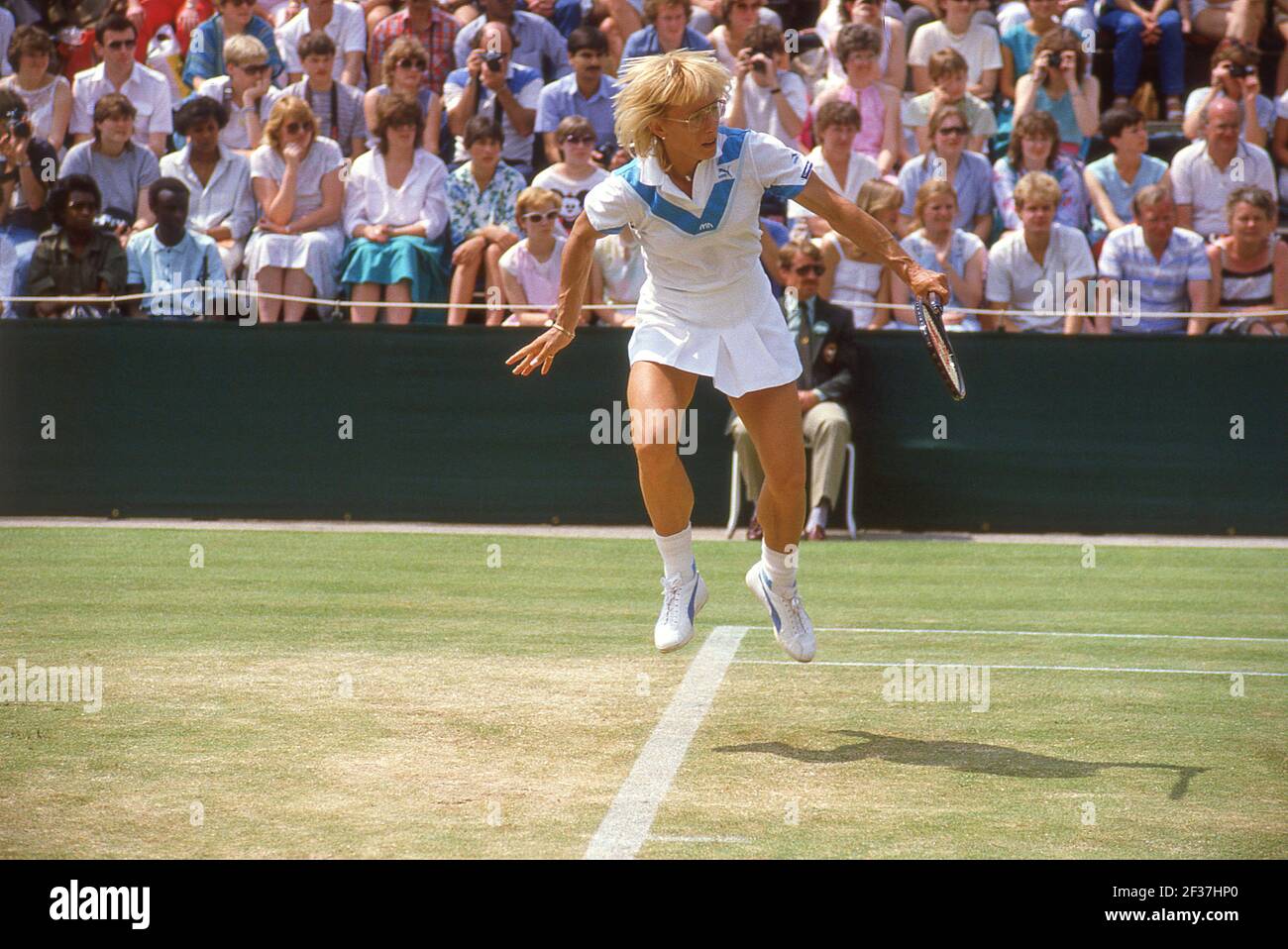 Il tennista ceco Martina Navratilova che gioca alle Champioships di Wimbledon, Wimbledon, Borough of Merton, Greater London, England, Regno Unito Foto Stock