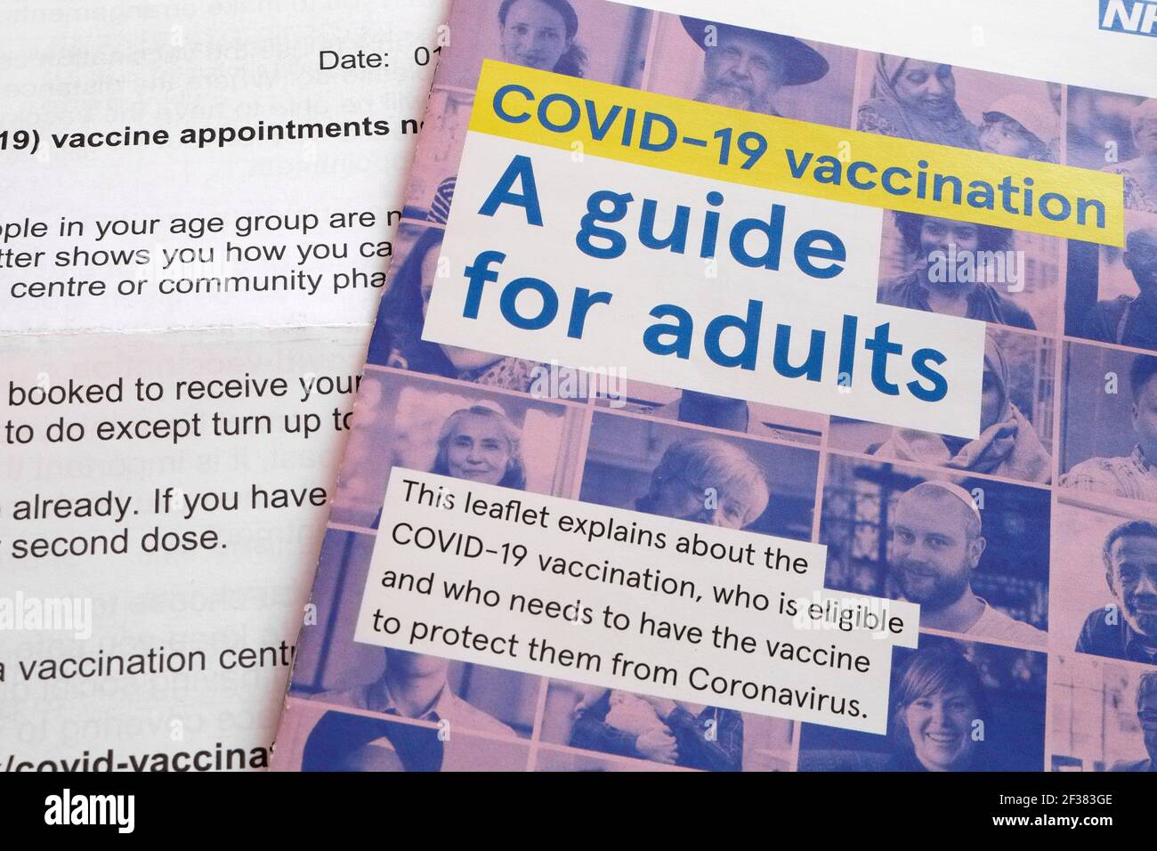 NHS Covid-19 Guida alla vaccinazione per adulti Regno Unito Foto Stock