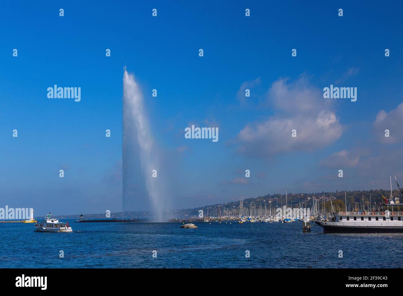 Geografia / viaggio, Svizzera, Ginevra, jet d'Eau, storico piroscafo a pale Genève al molo Gustav Ador, diritti-aggiuntivi-clearance-Info-non-disponibile Foto Stock