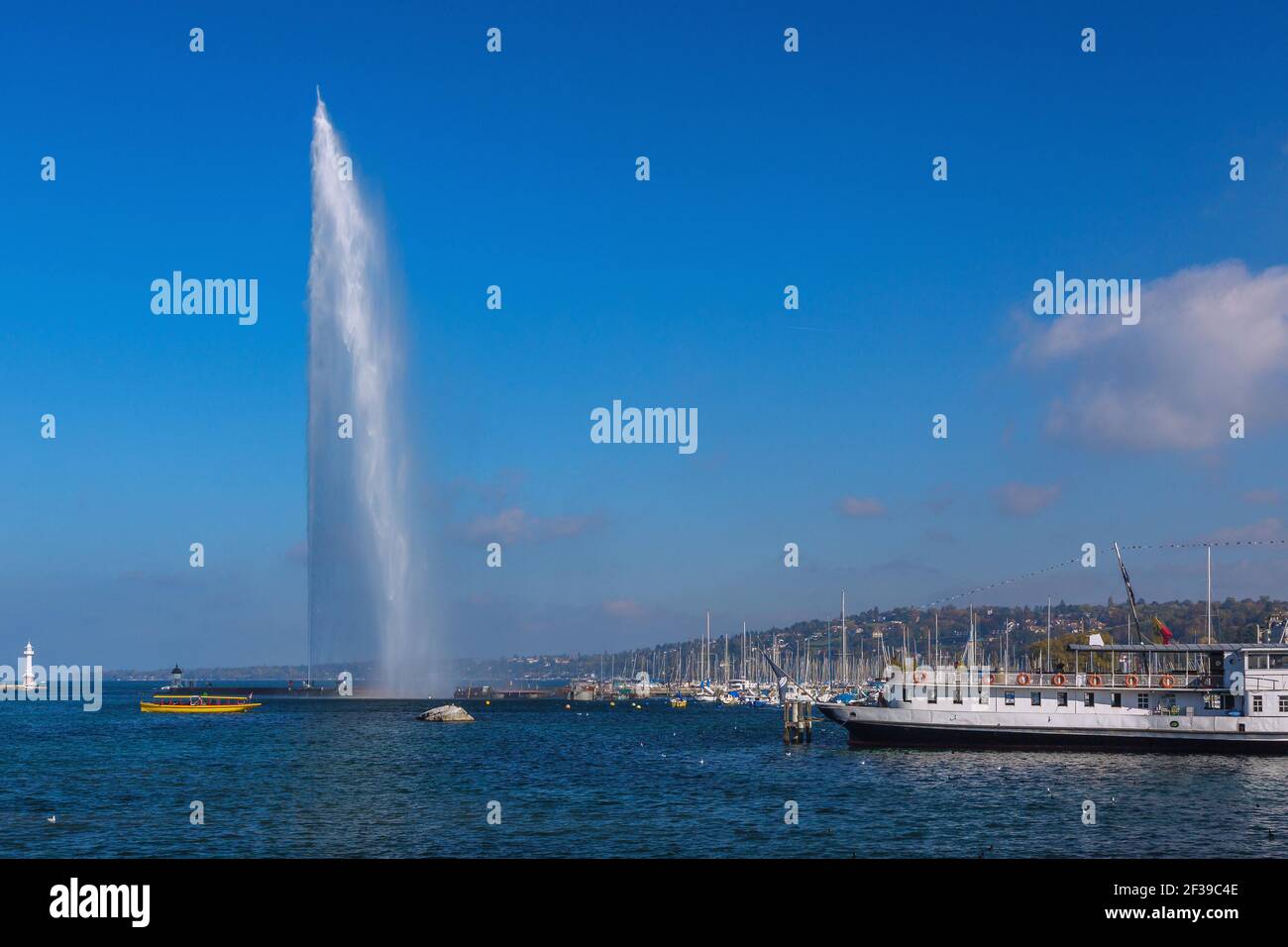 Geografia / viaggio, Svizzera, Ginevra, jet d'Eau, storico piroscafo a pale Genève al molo Gustav Ador, diritti-aggiuntivi-clearance-Info-non-disponibile Foto Stock