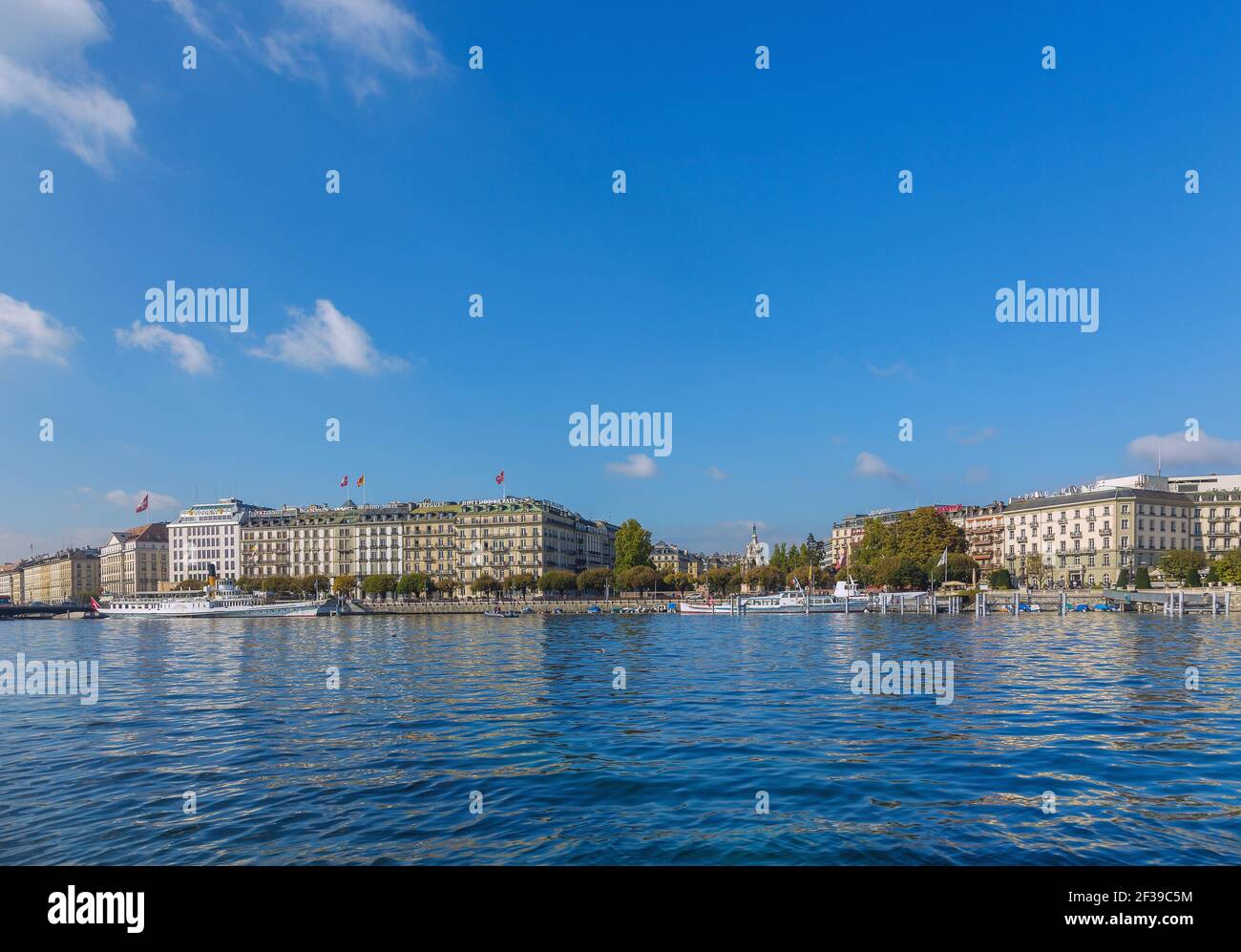 Geografia / viaggio, Svizzera, Ginevra, molo Mont-Blanc con hotel de la Paix, monumento Brunswick, diritti-aggiuntivi-clearance-Info-non-disponibile Foto Stock