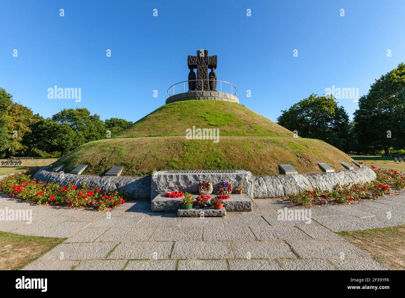 La Cambe (Normandia, a nord-ovest della Francia): cimitero di guerra tedesco che ospita più di 21000 stele di soldati tedeschi che morì durante la Battaglia di n. Foto Stock