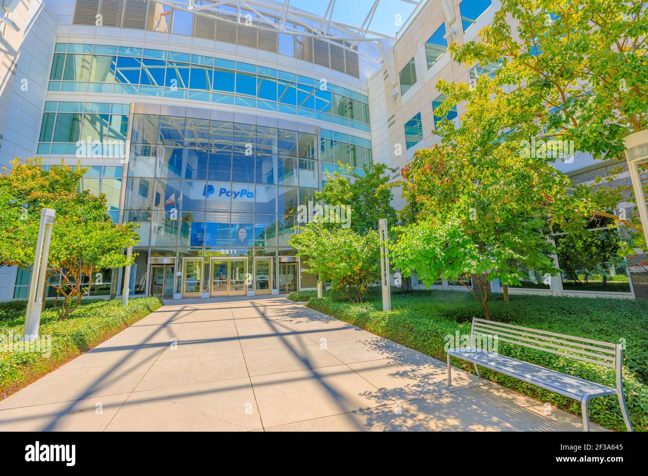 San Jose, California, Stati Uniti - 12 agosto 2018: Porta del quartier generale Paypal nella Silicon Valley. PayPal Corporation fornisce una banca virtuale Foto Stock
