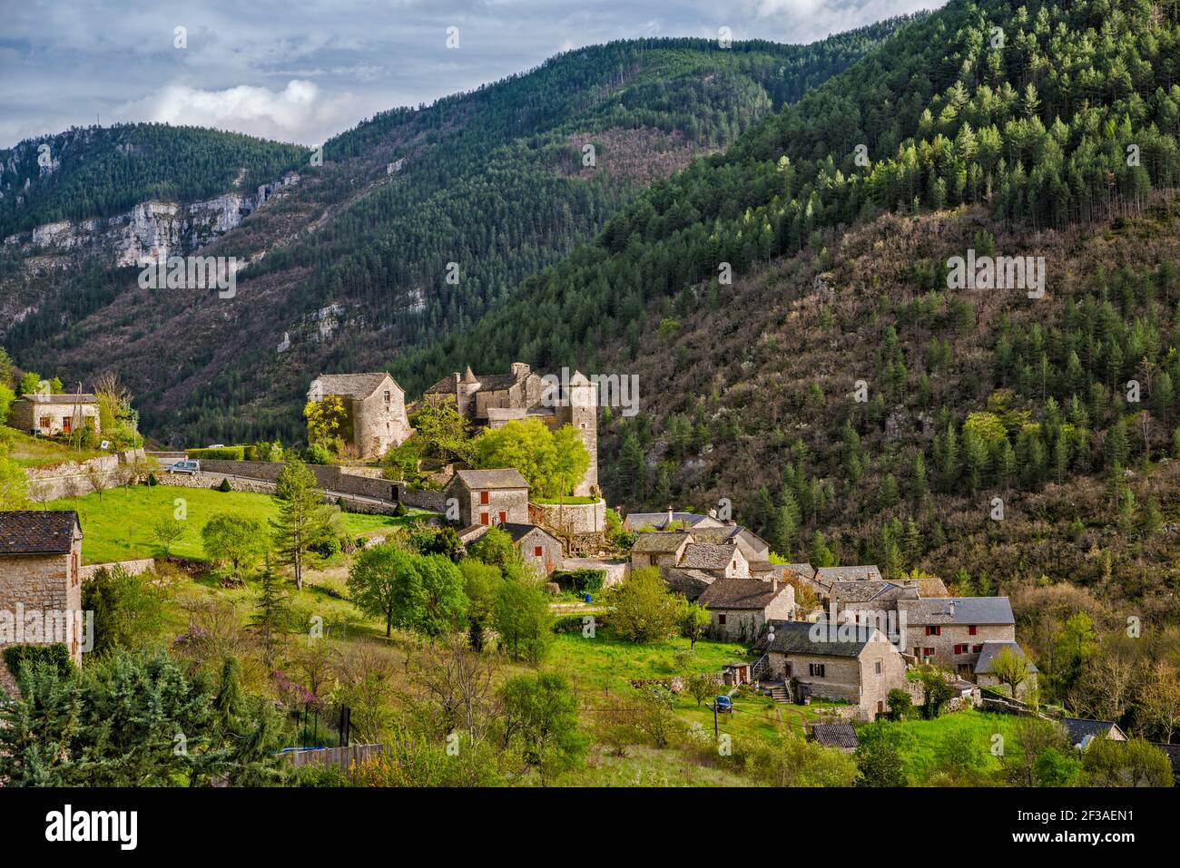 Chateau Prades, villaggio di Sainte-Enimie, Gorges du Tarn, comune Gorges du Tarn Causses, dipartimento Lozere, regione Occitanie, Francia Foto Stock