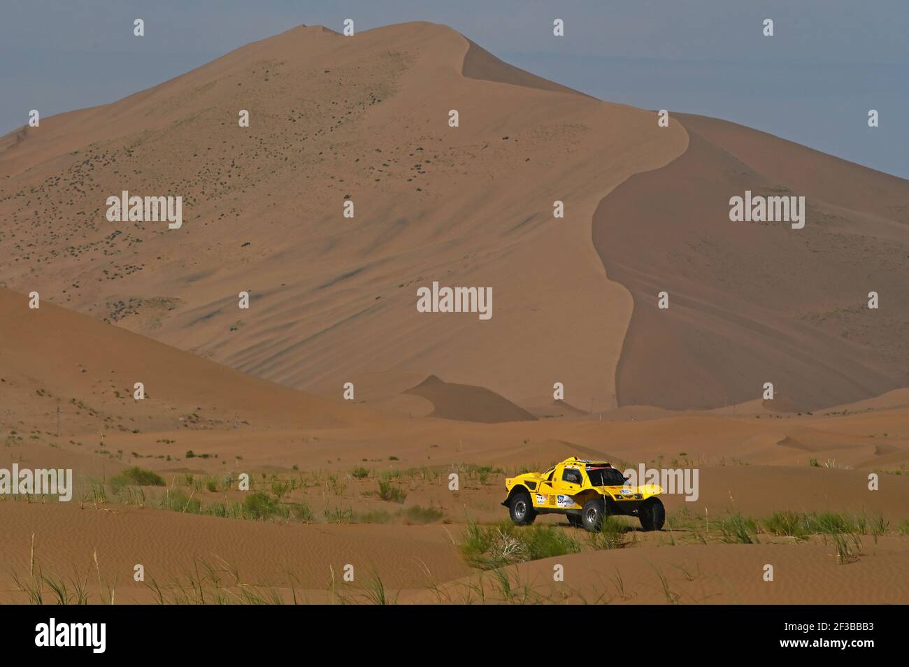 236 ZHANG Ming (CHN), QIN Xu (CHN), SHANXI YUNXIANG CLUB, HANWEI MOTORSPORT SMG BUGGY, T1, azione durante la Via della Seta 2019 Off Road, fase 8, luglio 14, BAYINBAOLIGE - ALASHAN, Cina - Foto Eric Vargiolu / DPPI Foto Stock