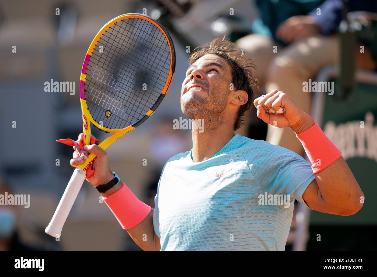 Il tennista spagnolo Rafael Nadal (ESP) festeggia la sua vittoria al French Open 2020, Parigi, Francia, Europa. Foto Stock