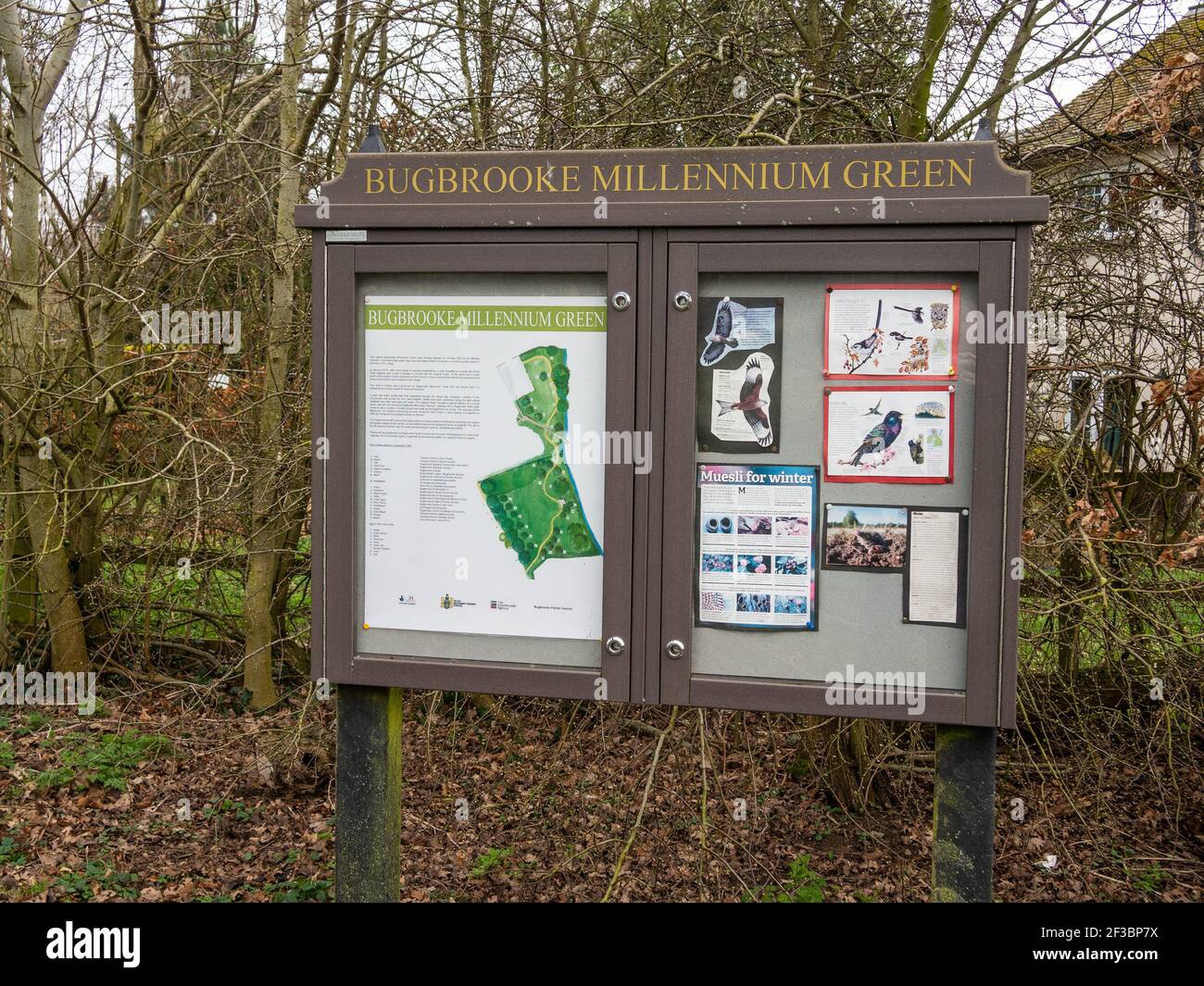 Informazioni per Bugbrooke Millennium Green nel villaggio di Bugbrooke, Northamptonshire, Regno Unito Foto Stock